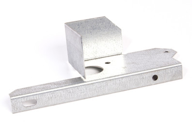 FÄSTPLÅT T BREDDM LYKTA HÖGER AT