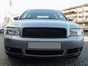 Emblemlös grill - Audi A4 01-04