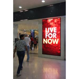 LED-Display Skyltfönster P2,97, 100x200cm