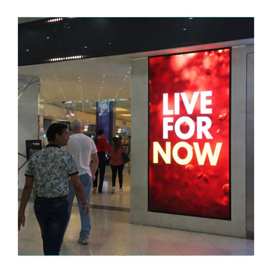 Din Reklam Reklam i skyltfönster med LED-display | Syns bättre & sälj mer