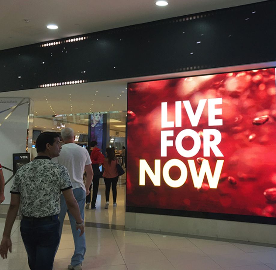 LED-Display Skyltfönster P3,91 4500Nits