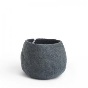 Medium size rounded flower pot in dark grey made of wool.