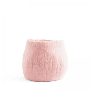 Medium size rounded flower pot in pink made of wool.