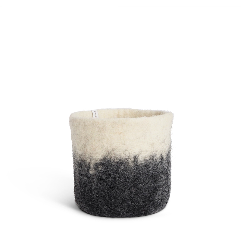 Medium size flower pot in dark grey made of wool with ombre effect.