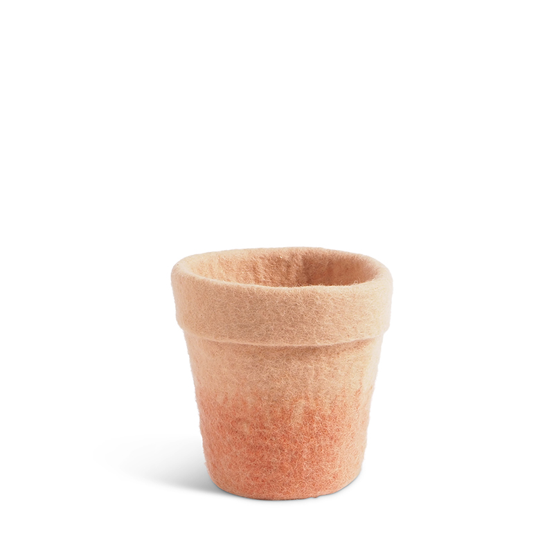 Medium flower pot made of wool in pink with an ombre effect.