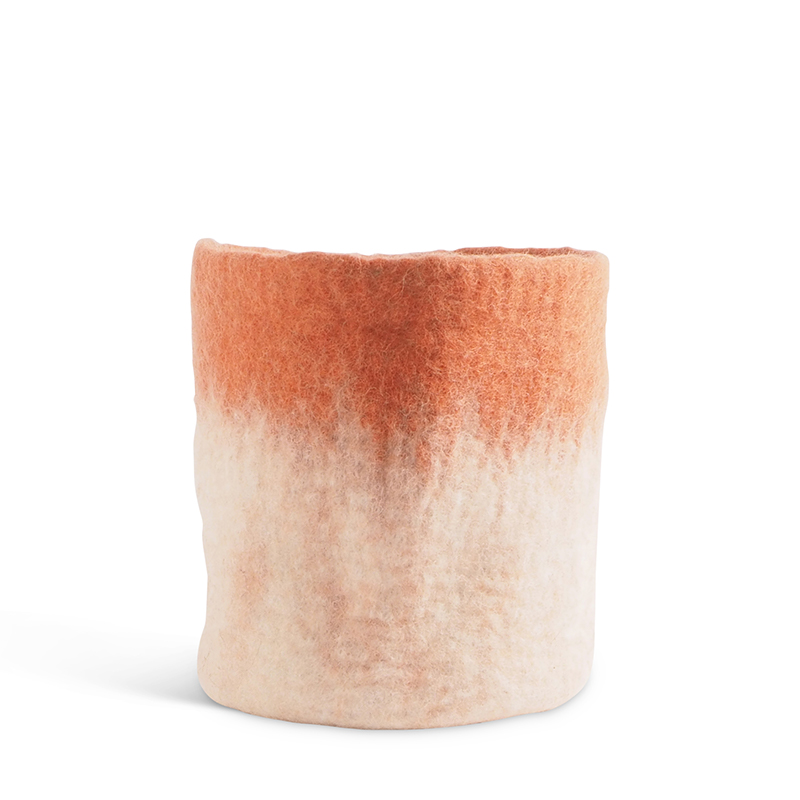 Large flower pot in terracotta and white, made of wool with ombre effect.