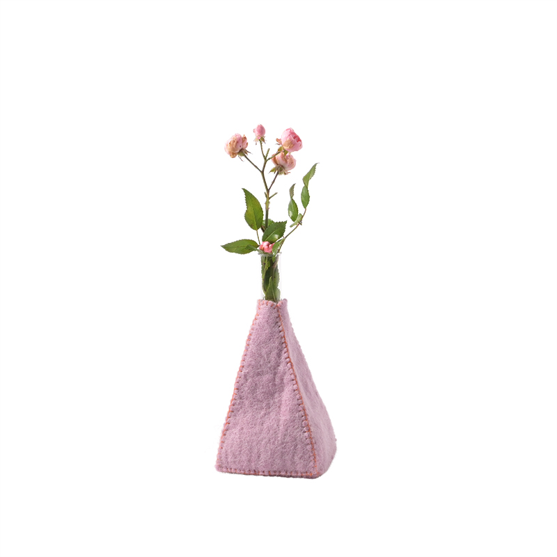 WOOL VASE, PYRAMID, rose
