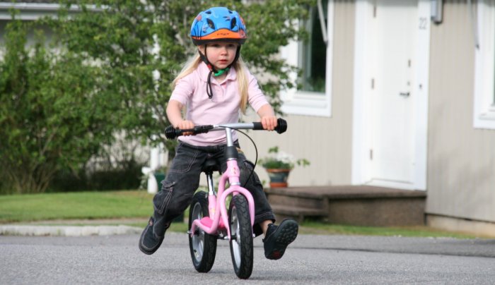 Lar Ditt Barn Cykla Med Springcykel Balanscykel