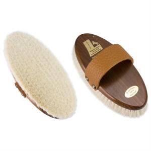 RYKTBORSTE MELLAN ROBINIA TRÄRYGG