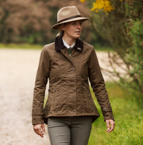 JACKA AMBRE WAX SAND