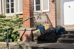 PLÄD COSY BLACK TRUFFLE