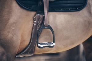 SADELGJORD ANATOMIC BRUN