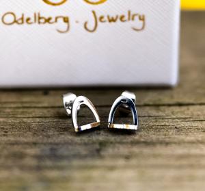 ÖRHÄNGE SMALL STIRRUP SILVER