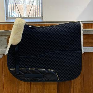 HOPPSCHABRAK MED FÄLL SVART