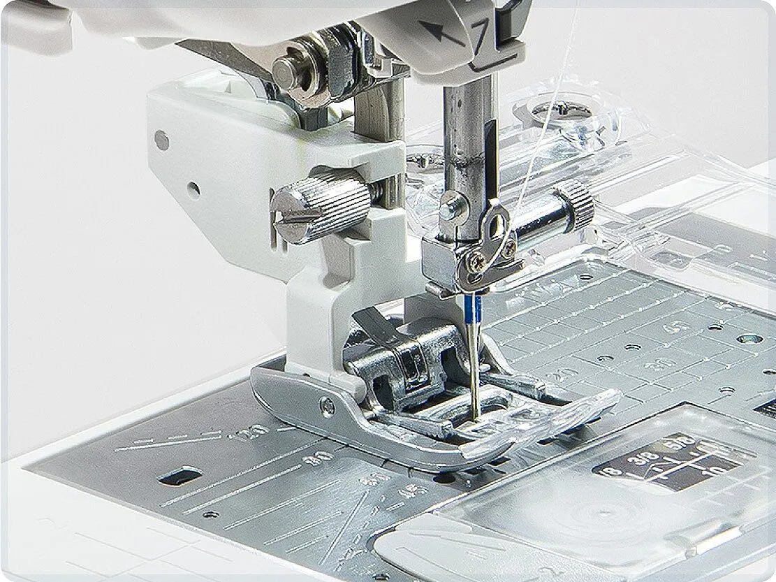 AcuFeed Flex övermatare monterad på Janome 9480QCP