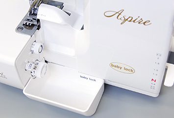 Knälyft och LED-belysning Baby Lock Aspire