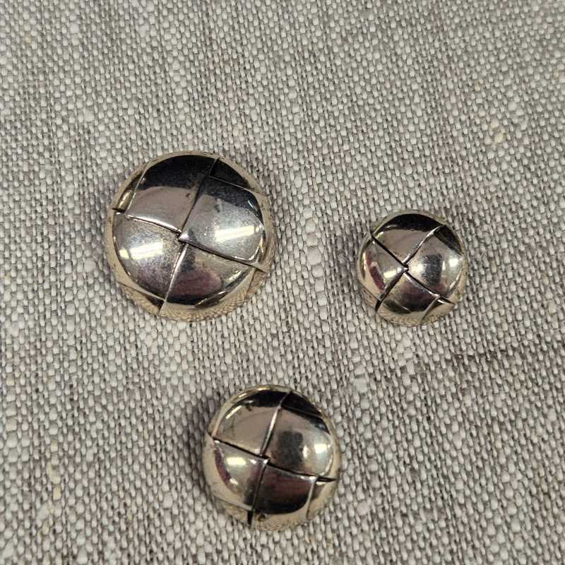 Metallknapp med hals Blekguld