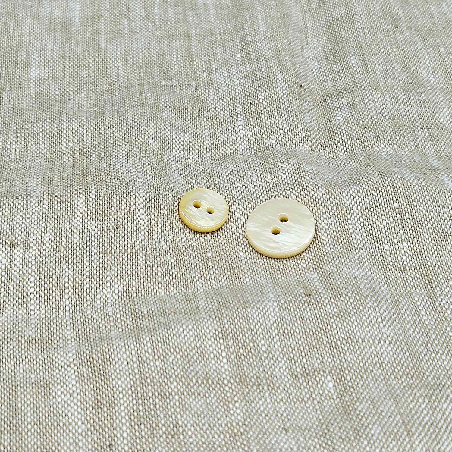 Pärlemorknapp 2 hål