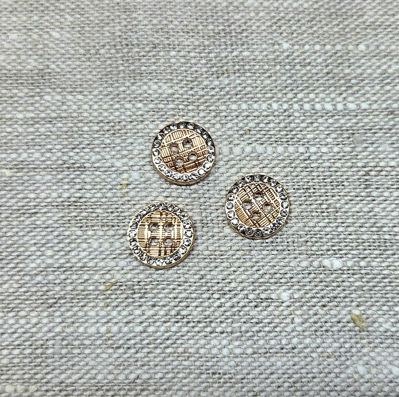 Knapp 4 hål, guld med strass, 12 mm