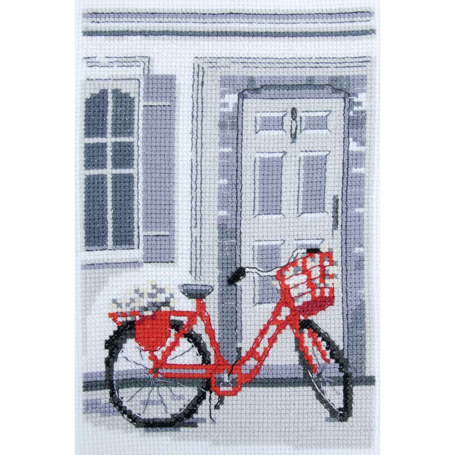 Moulinégarn i Metallbox med 24 dockor i 11 färger