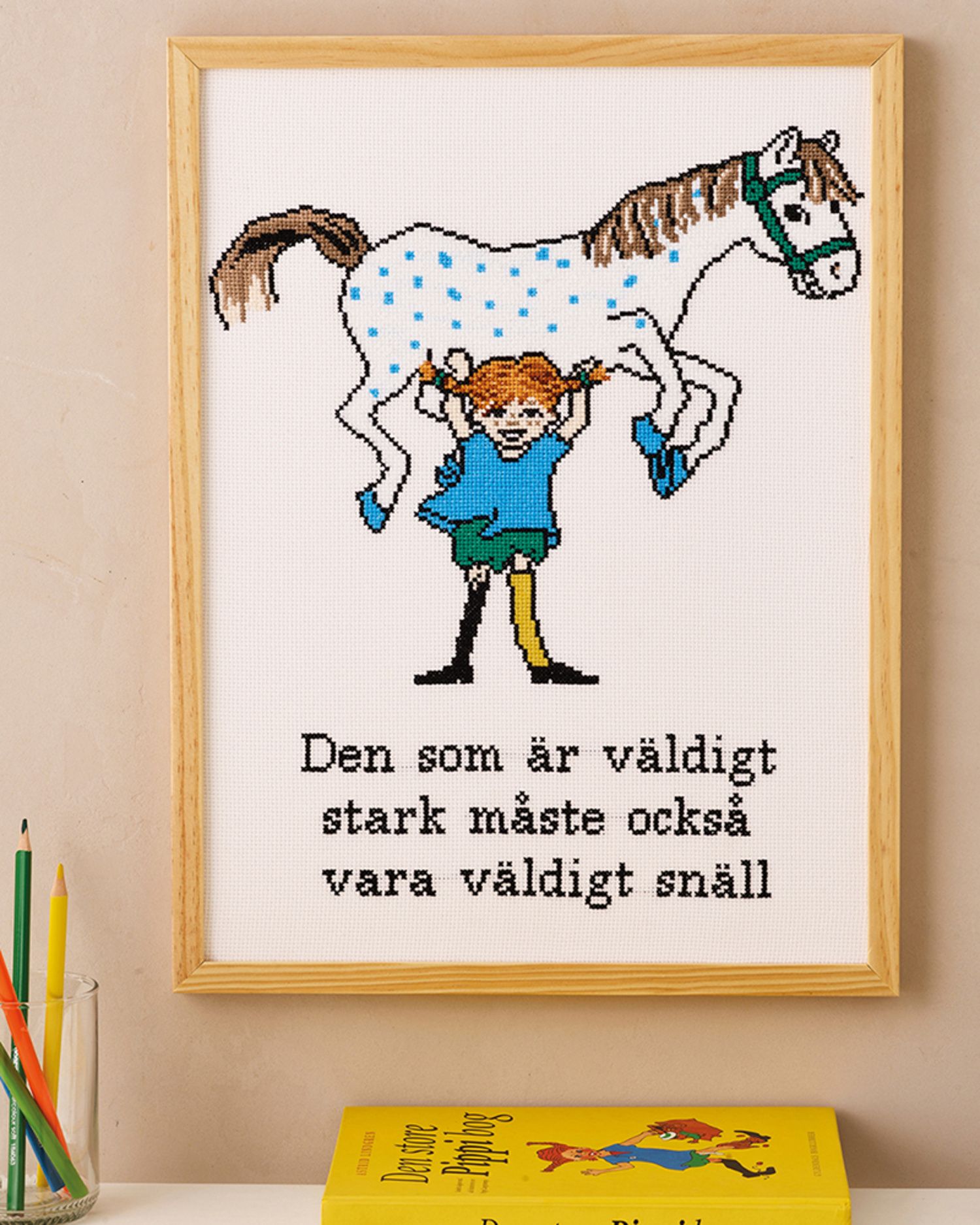 Broderikit Pippi "Den som är väldigt stark måste också vara väldigt snäll"