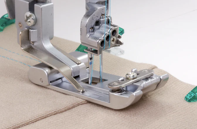 Baby Lock Kompenserande pressarfot för coverstitch