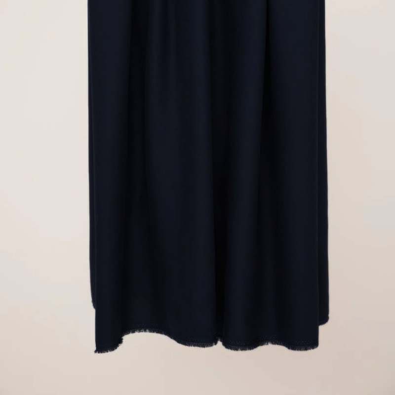 Leia Crepe svart, 140 cm, 170 g/m²