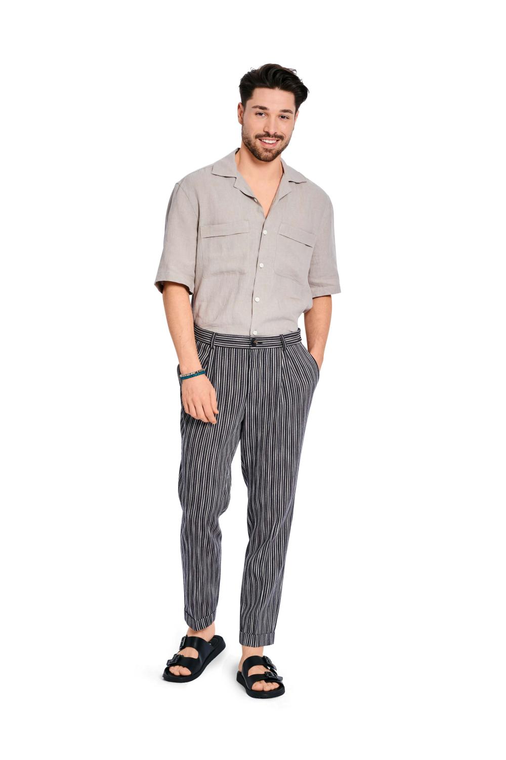 Burda 5722 Byxor med veck