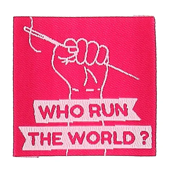 Vävd etikett Who Run The World?, 4 st