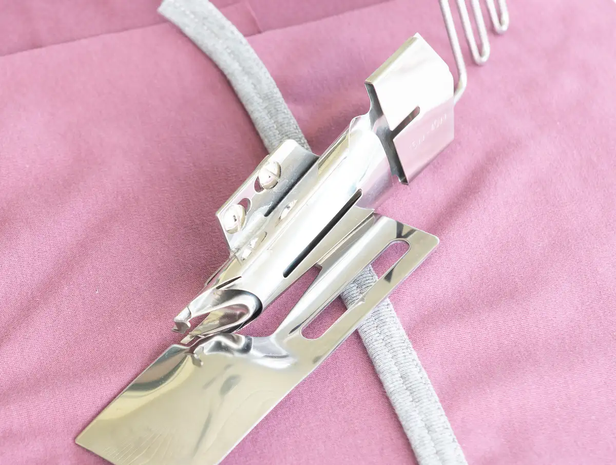Kantbandsvikare 15 mm - 3 vik Baby Lock (9A,9B,9D,11)