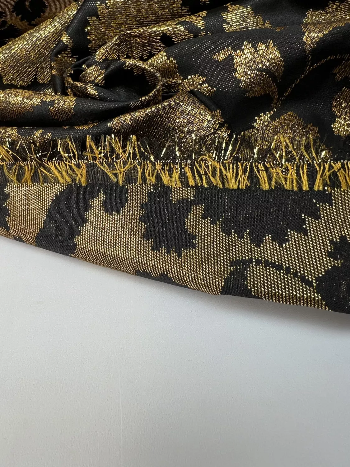 Svart/Guld metallic