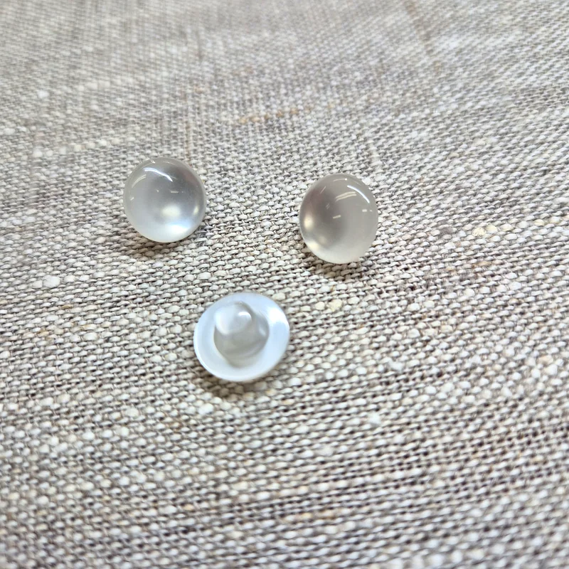 Knapp med hals 11 mm, plast glansig naturvit
