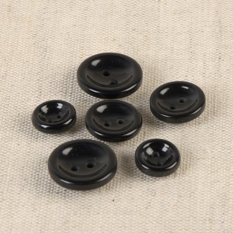 Knapp med 2 hål - "Candy" Svart