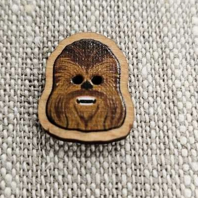 Träknapp 2 hål Chewbacca