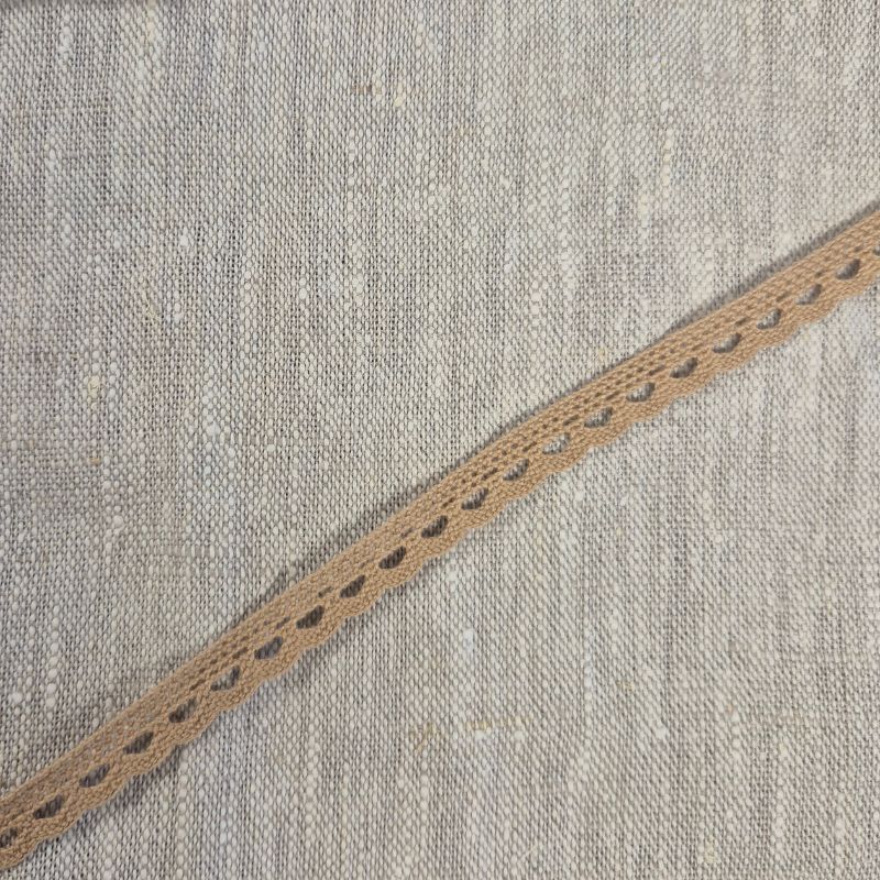 Spets 10mm beige'