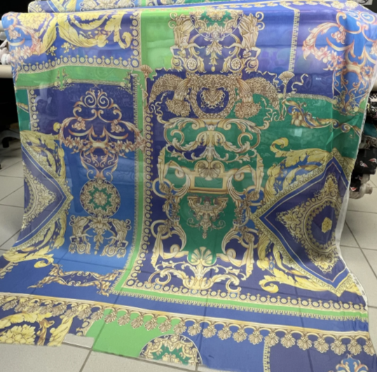 100% silke Rapport 138cm lång x 140 cm bred