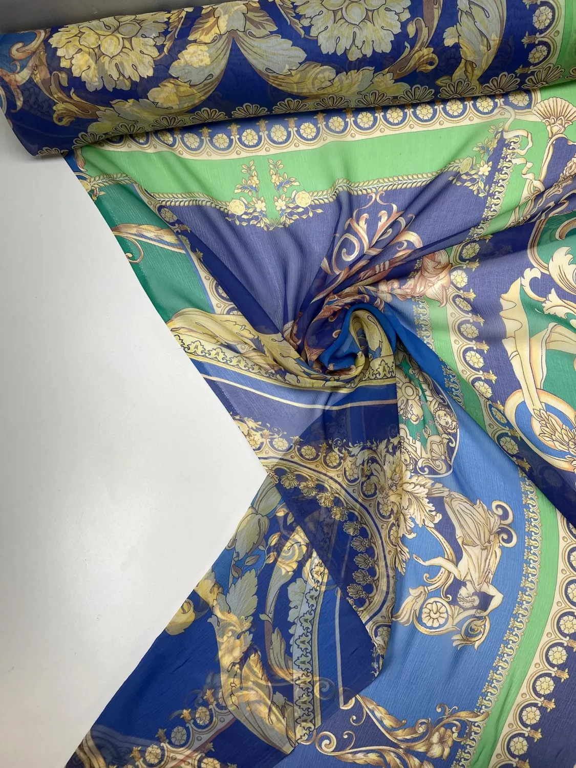 100% silke Rapport 138cm lång x 140 cm bred