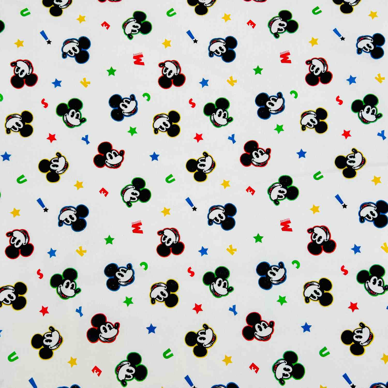 Musse Pigg på vit botten