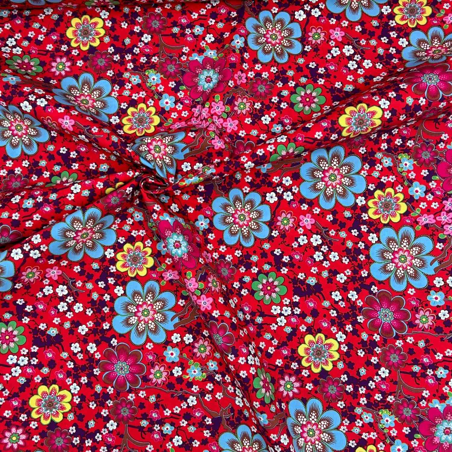 Blommor på röd botten