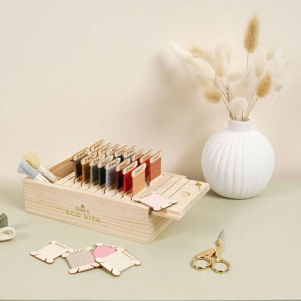DMC Bobbin organizer - Låda med 24st bobbiner