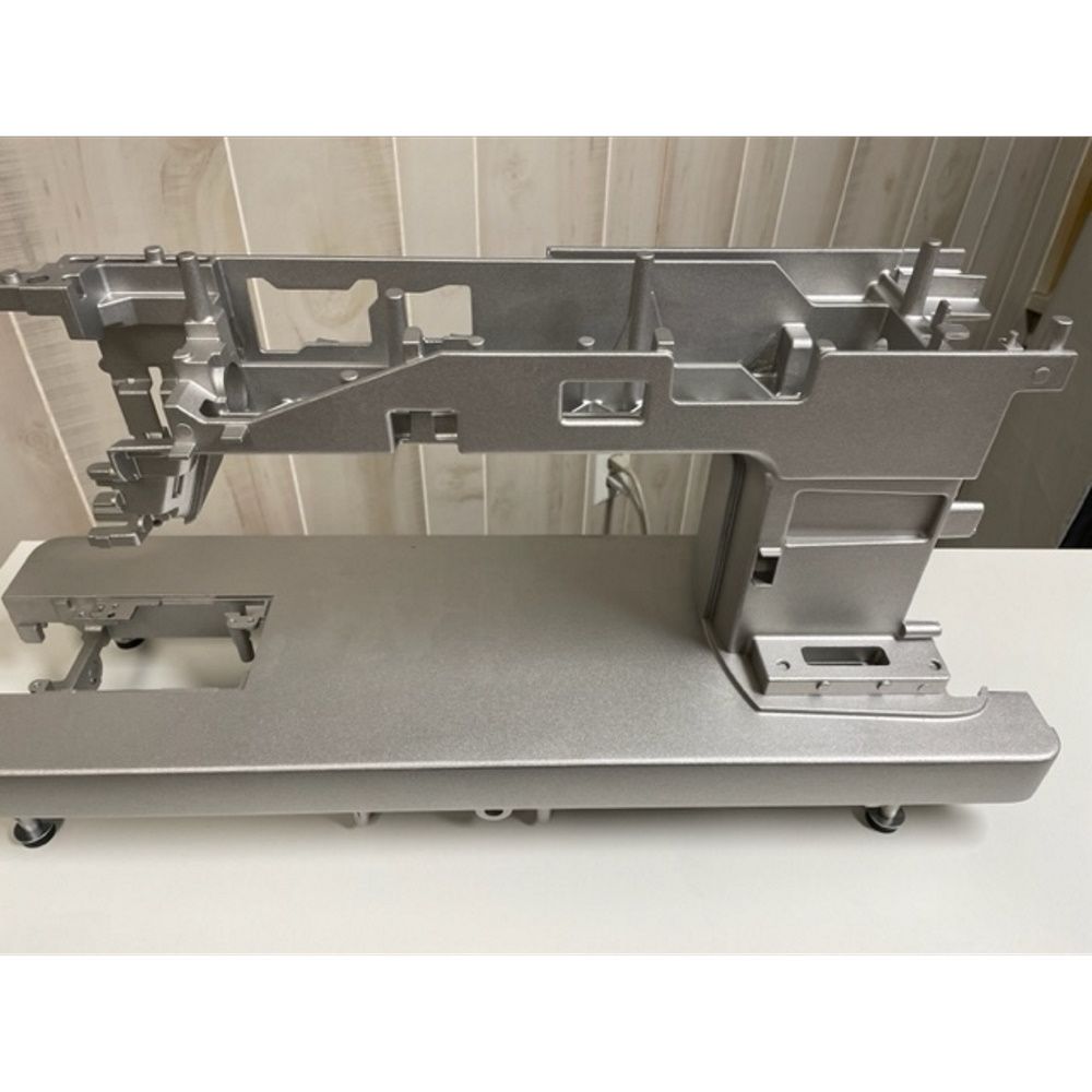 Helmetallkonstruktion i gjuten aluminium, Continental-plattformen utan kåpa