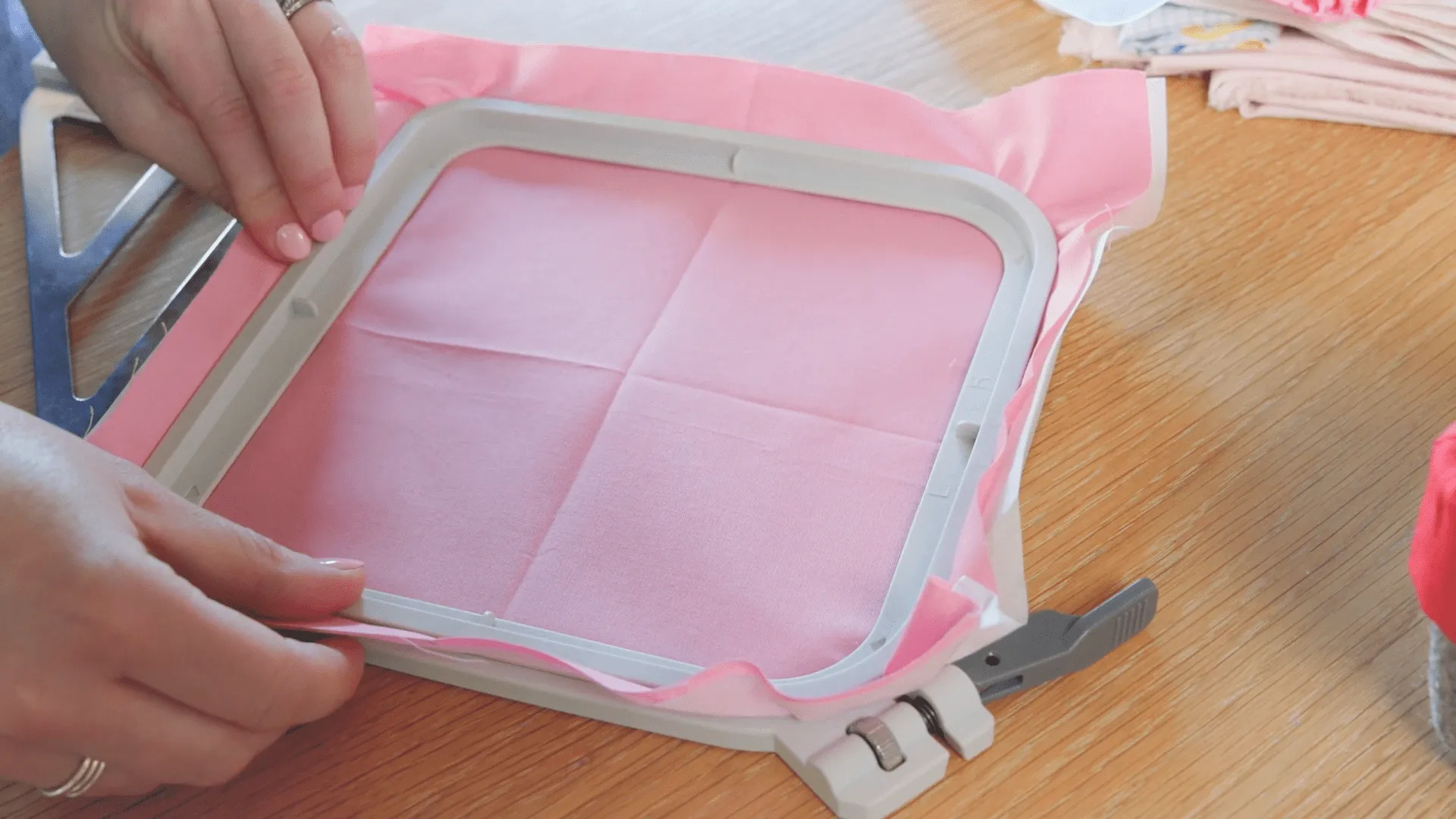 Easy Hoop Tightening System på Memory Craft 1000