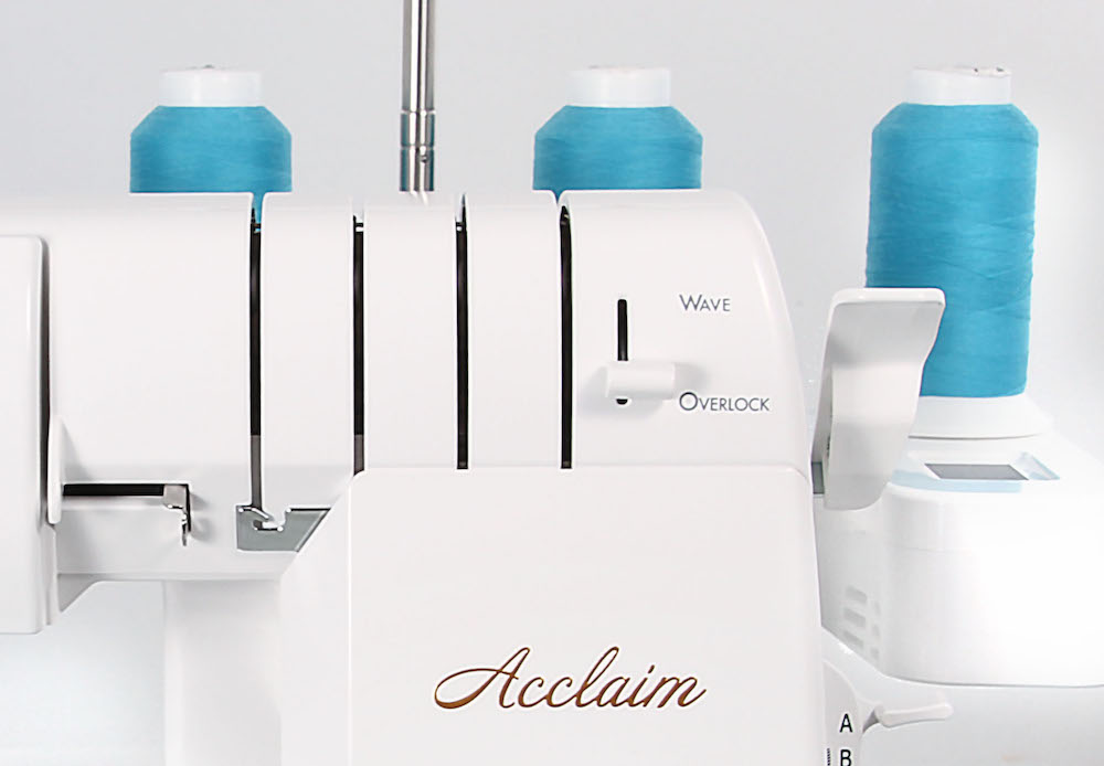 Baby Lock Acclaim framifrån med Wave/Overlock-omställare