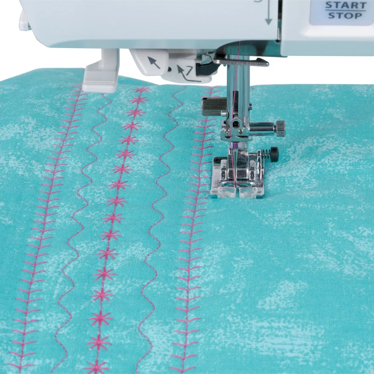 9 mm breda dekorsömmar på Janome Skyline S5 Anniversary Edition