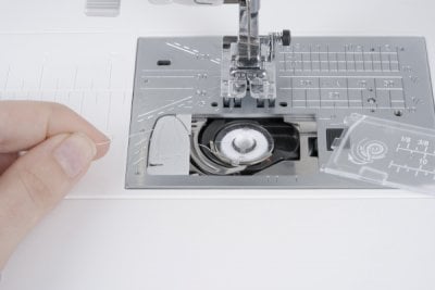 Easy Set spolsystem med liggande CB-spole på Janome Skyline S5