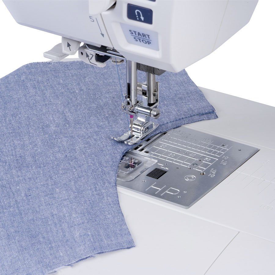 HP-stygnplåt och HP-fot monterad på Janome S7 AE