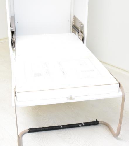 Sängskåp med madrass