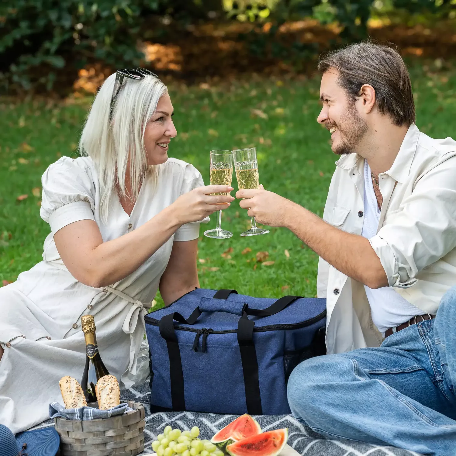 Blå stor kylväska för picknick med familjen, kylbag