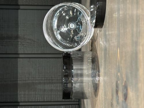 Kryddburk i PET-plast 150 ml Svart plast lock (150 ml)