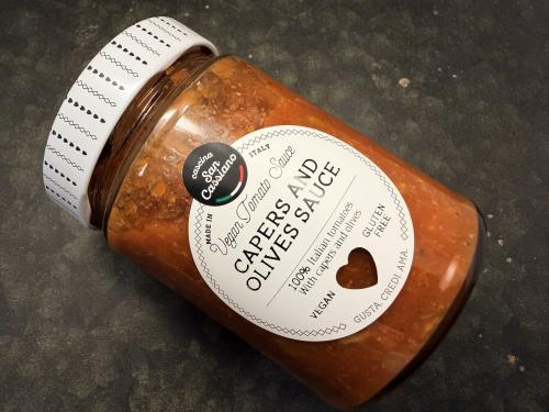 San Cassiano Italiensk Tomatsås med Kapris och Oliver (290 g)